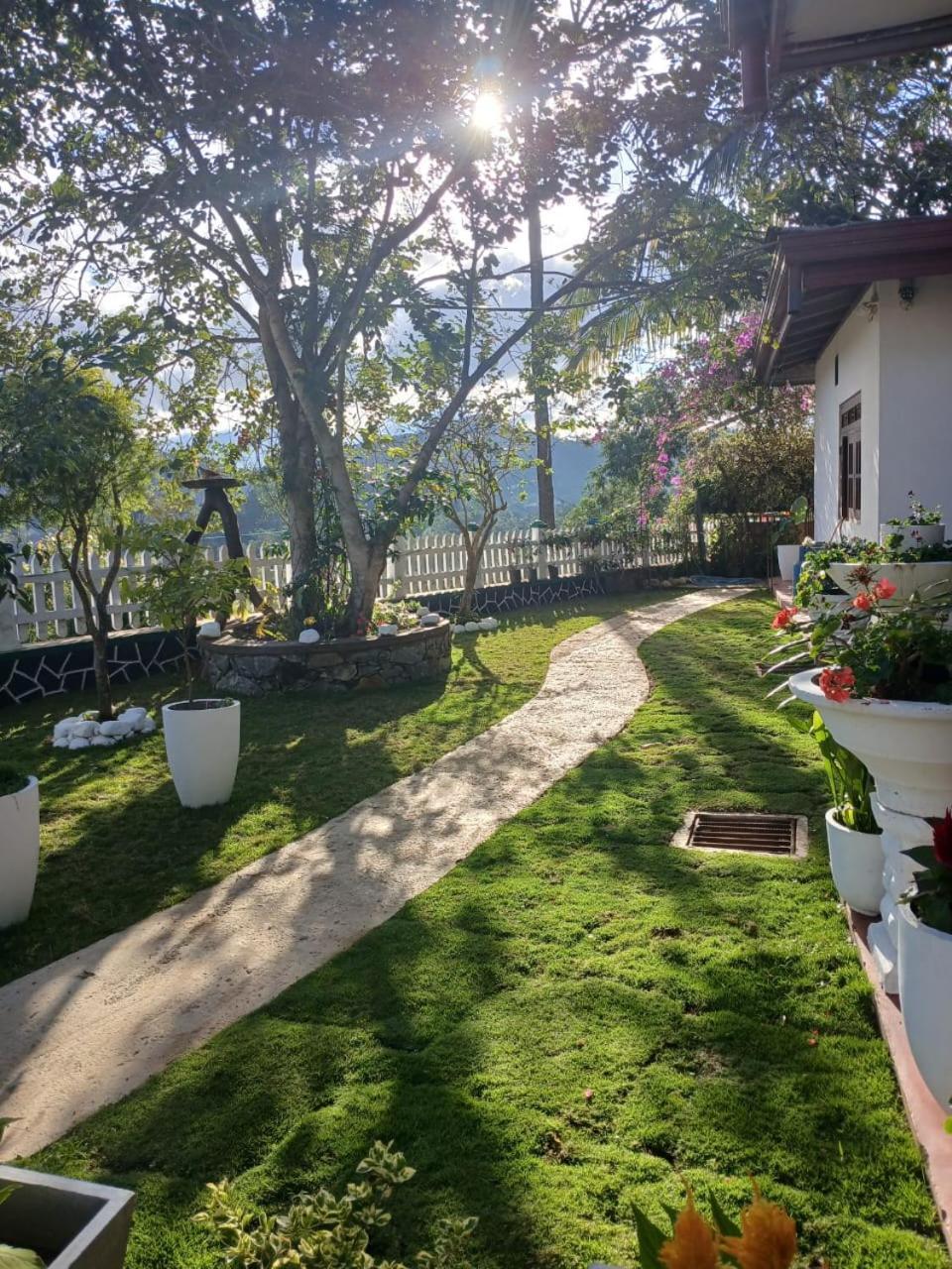 Nine Arch Gap Hotel Ела Екстериор снимка